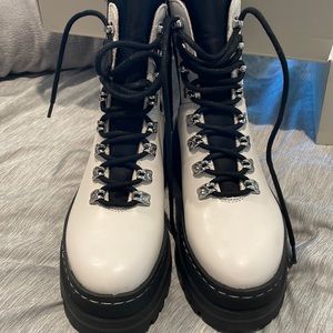 Brand new Marc fisher plune boot